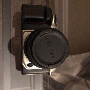 I’m selling a Nikon N60 camera